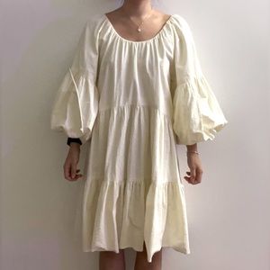 Dress with puff sleeves